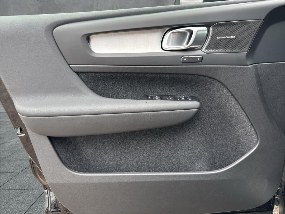 Volvo XC40 B4 2WD Ultra Black Edition (EURO 6e) Klima