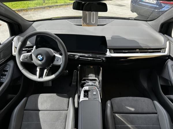 BMW 218 Active Tourer M Sportpaket - Anhängerkupplung - Komfortzugang - Adaptives M Fahrwerk