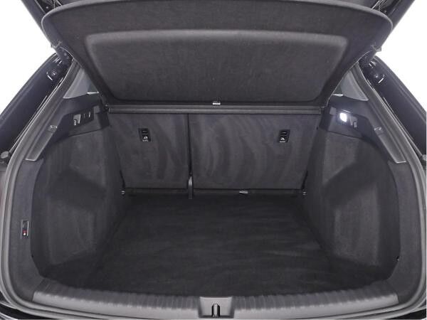 Audi Q4 e-tron 45 V-Cockpit/Navi/AHK/Alu19/R-Kamera