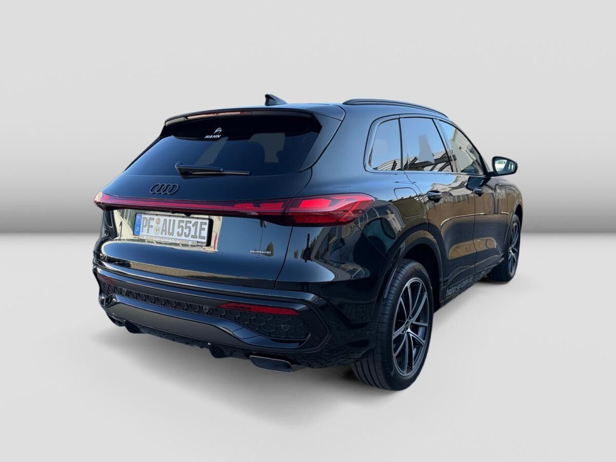 Audi Q5 SUV e-hybrid quattro Audi Q5 SUV e-hybrid quattro