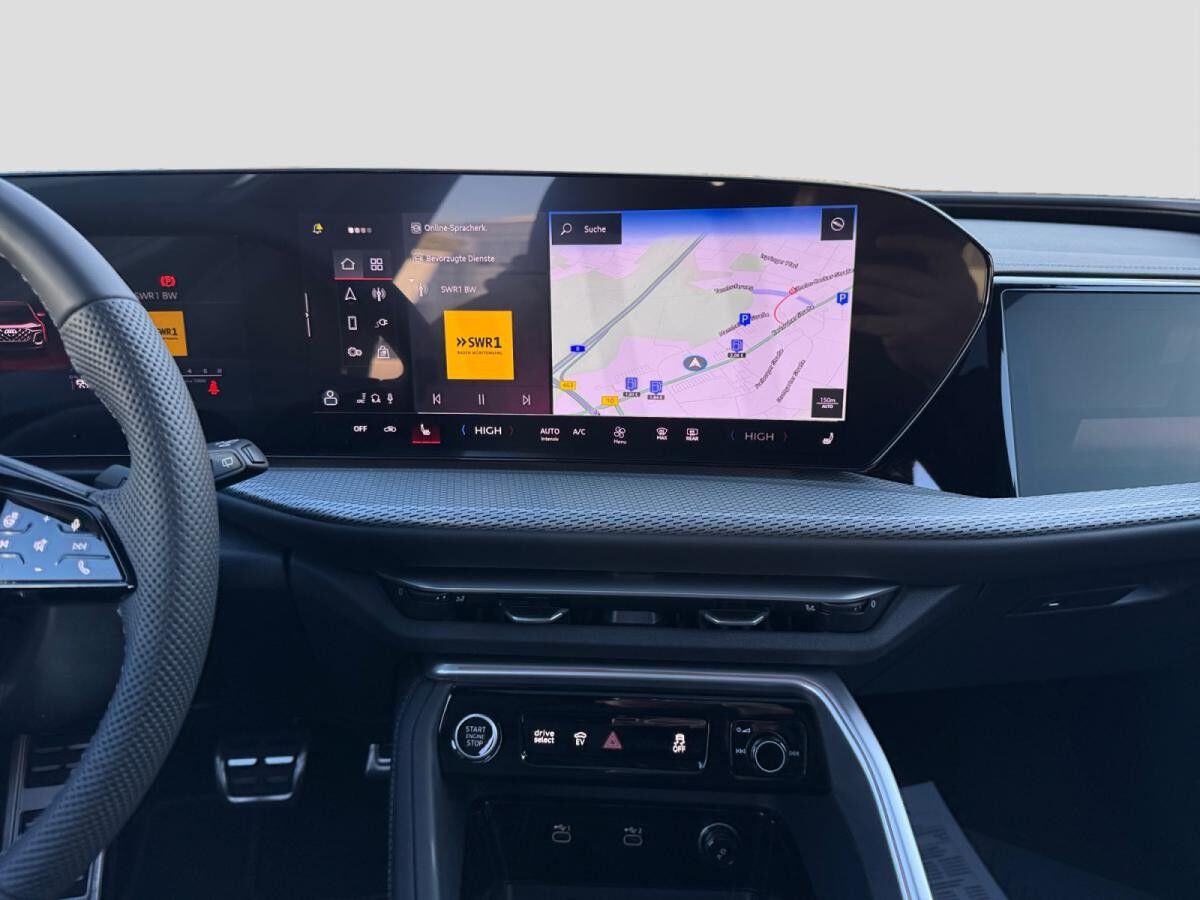 Audi Q5 SUV e-hybrid quattro Audi Q5 SUV e-hybrid quattro