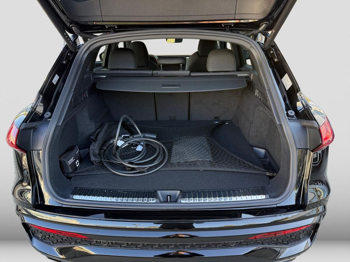 Audi Q5 SUV e-hybrid quattro Audi Q5 SUV e-hybrid quattro