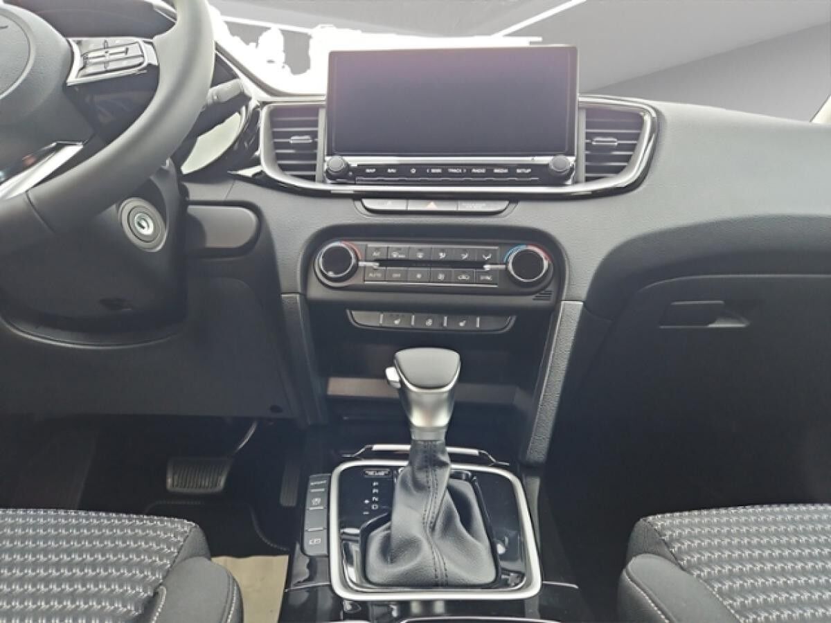 Kia Ceed 1,5 T-GDI DCT Vision Klimaaut ACC Navi SHZ