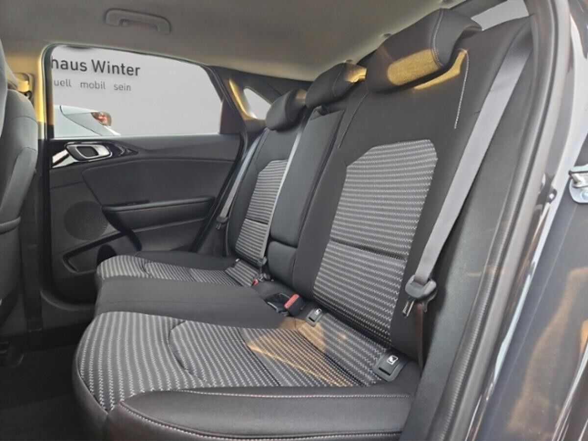 Kia Ceed 1,5 T-GDI DCT Vision Klimaaut ACC Navi SHZ