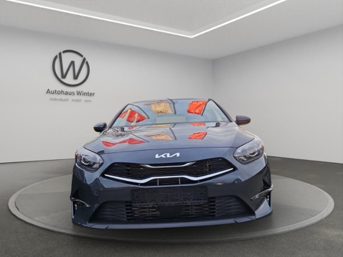 Kia Ceed 1,5 T-GDI DCT Vision Klimaaut ACC Navi SHZ