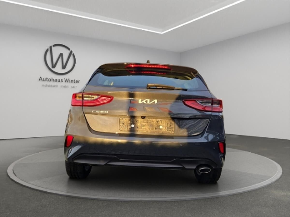 Kia Ceed 1,5 T-GDI DCT Vision Klimaaut ACC Navi SHZ