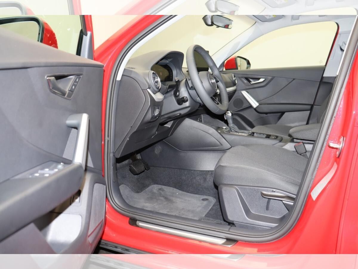 Audi Q2 35 TDI . Virt.Cockpit LED AHK