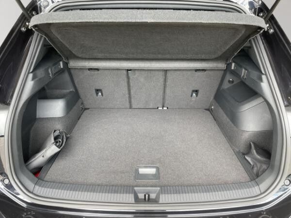 Volkswagen Tiguan 2,0 TDI R-Line Matrix AHK Kamera Navi