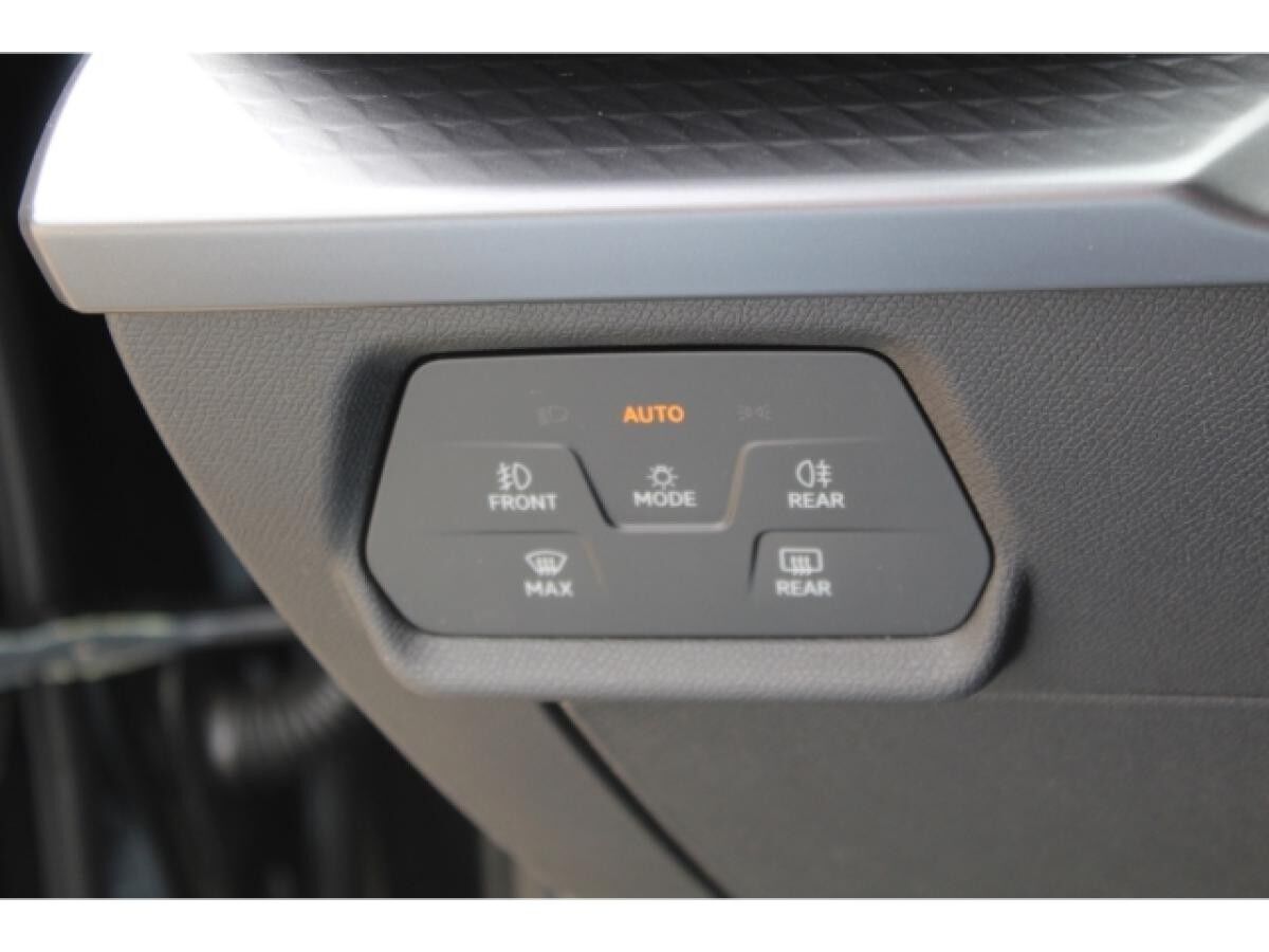 Cupra Leon 1.5 TSI DSG e-Hybrid LED KAMERA ACC SHZ GRA CONNECT 18