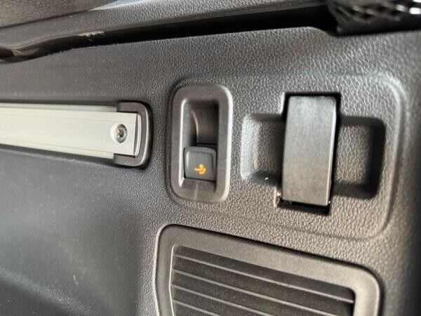 Volkswagen Touran R-Line 2,0 TDI DSG*NAV*STZHZG*AHK*ACC*KEYLESS*