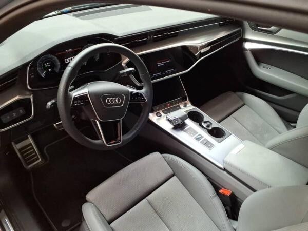 Audi A6 Avant 55 TFSI e Design S line qu. S tr. AHK