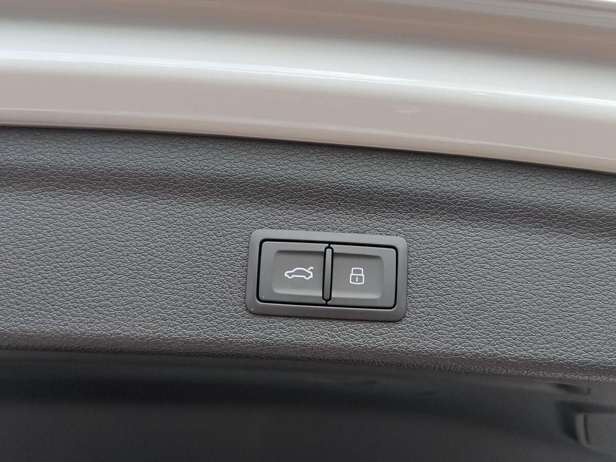 Audi Q3 40 TDI QUATTRO+S-LINE+AHK+NAVI+KAMERA+LED