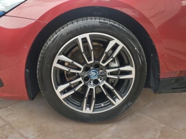 BMW i5 xDrive40 Touring M Sport / NP= 99.150,- / AHK