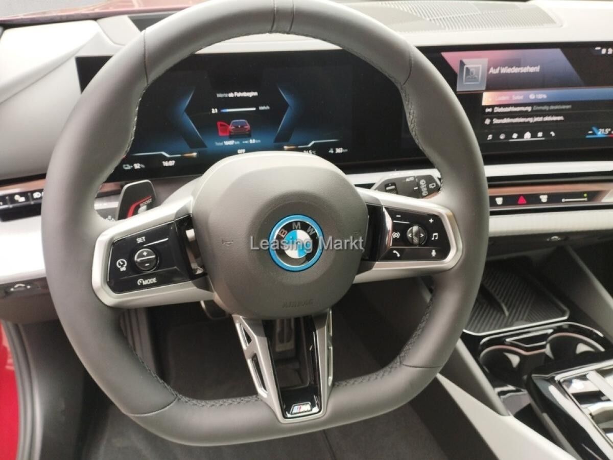 BMW i5 xDrive40 Touring M Sport / NP= 99.150,- / AHK