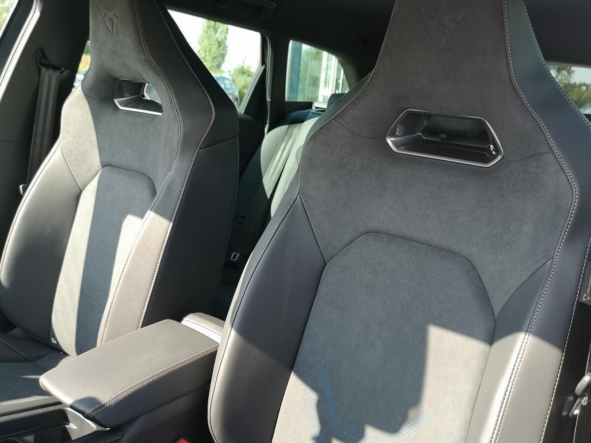 Cupra Leon 2.0 TSI 245 kW 4Drive VZ SENNHEISER HD-Matrix-LED