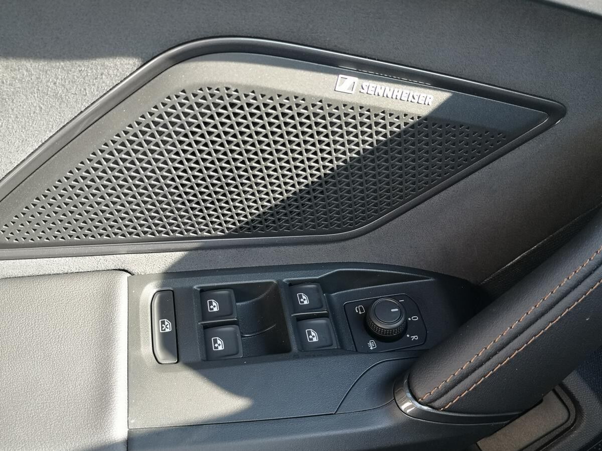 Cupra Leon 2.0 TSI 245 kW 4Drive VZ SENNHEISER HD-Matrix-LED