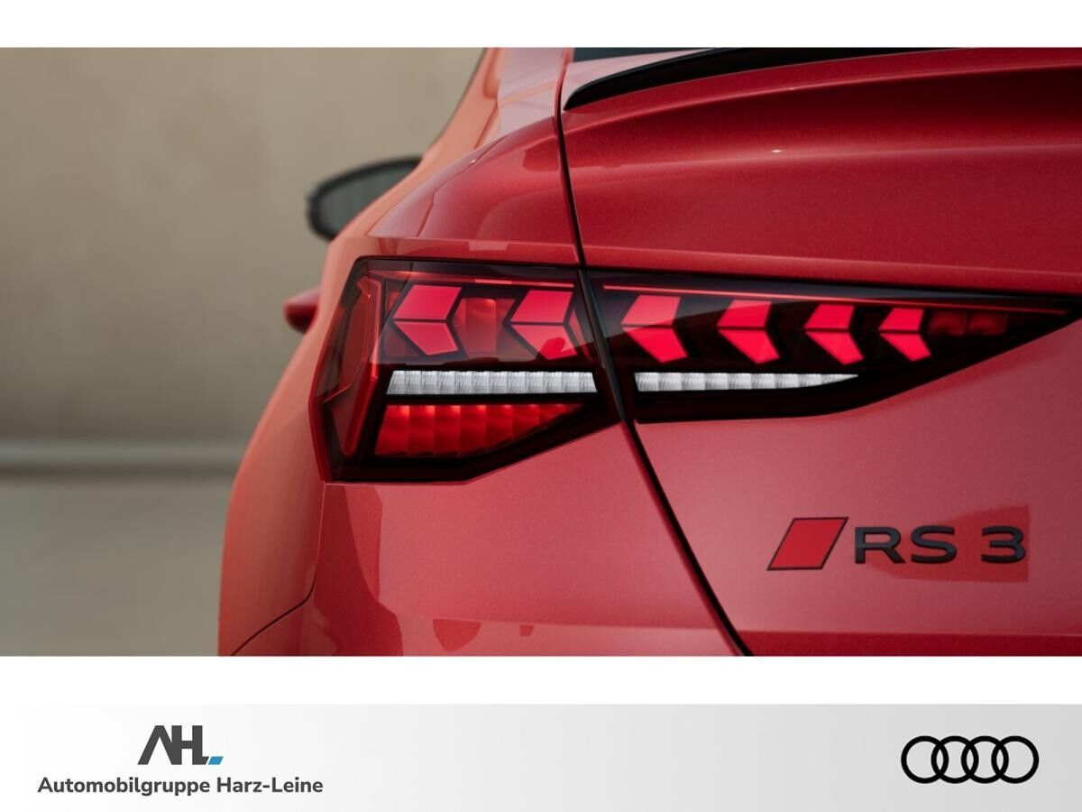 Audi RS3 Limousine 294(400) kW(PS) TFSI quattro