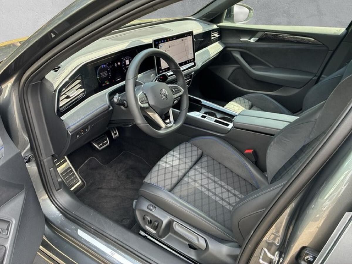 Volkswagen Passat Variant 1,5 TSI eHybrid R-Line AHK+NAVI+