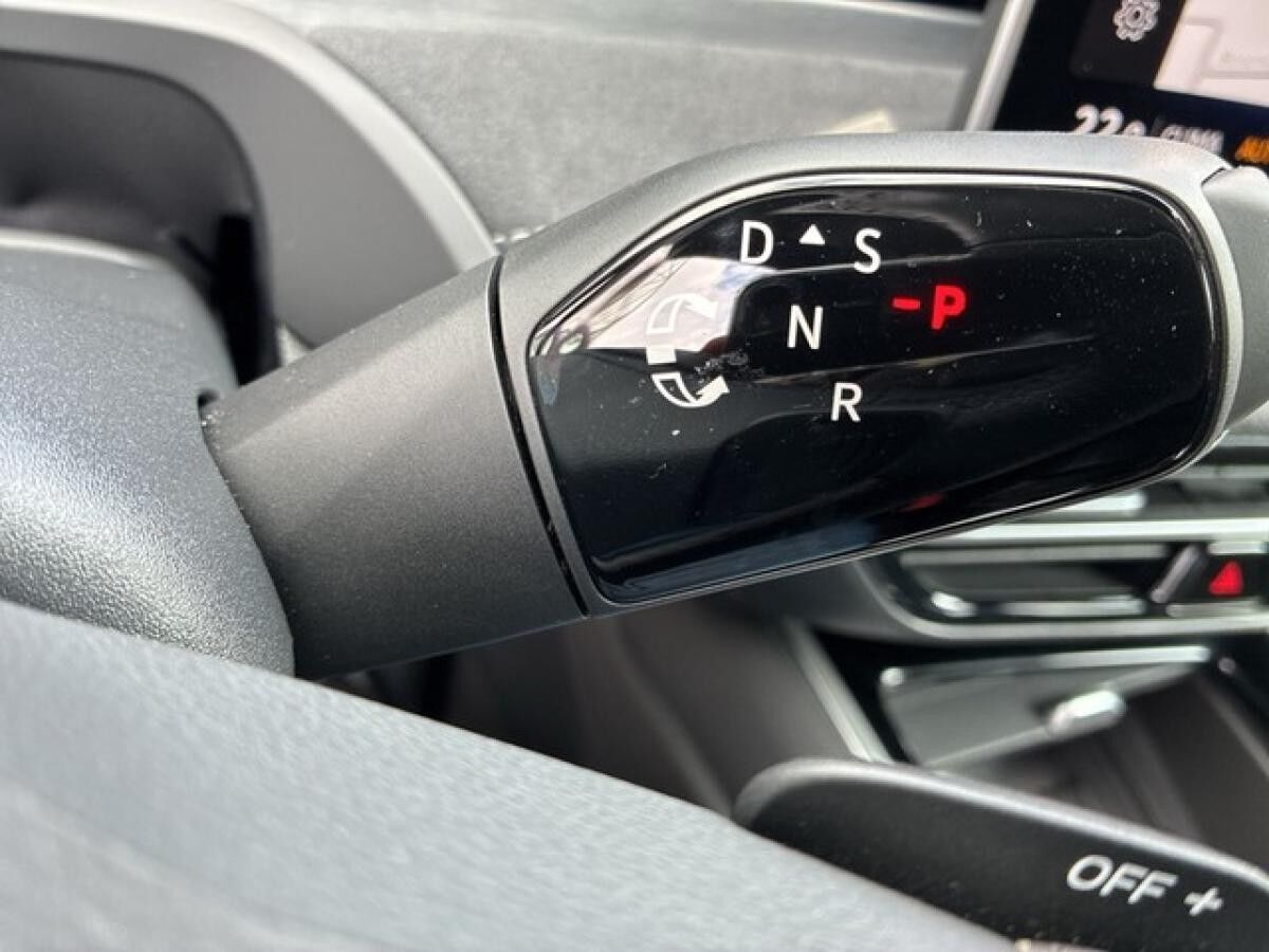 Volkswagen Passat Variant 1,5 TSI eHybrid R-Line AHK+NAVI+