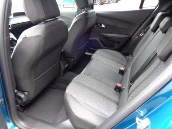 Peugeot 2008 Hybrid 145 e-DSC Allure Navi Allwetterreifen