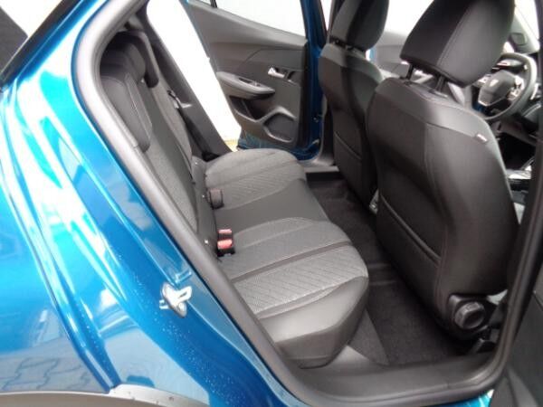 Peugeot 2008 Hybrid 145 e-DSC Allure Navi Allwetterreifen