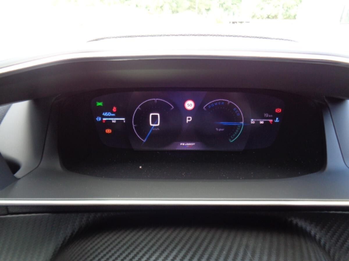 Peugeot 2008 Hybrid 145 e-DSC GT Navi Alcantara