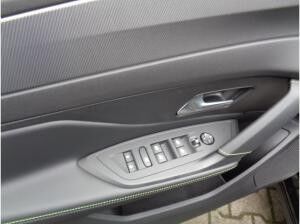 Peugeot 408 HYBRID 145 e-DSC6 GT E- Sitze Alcantara