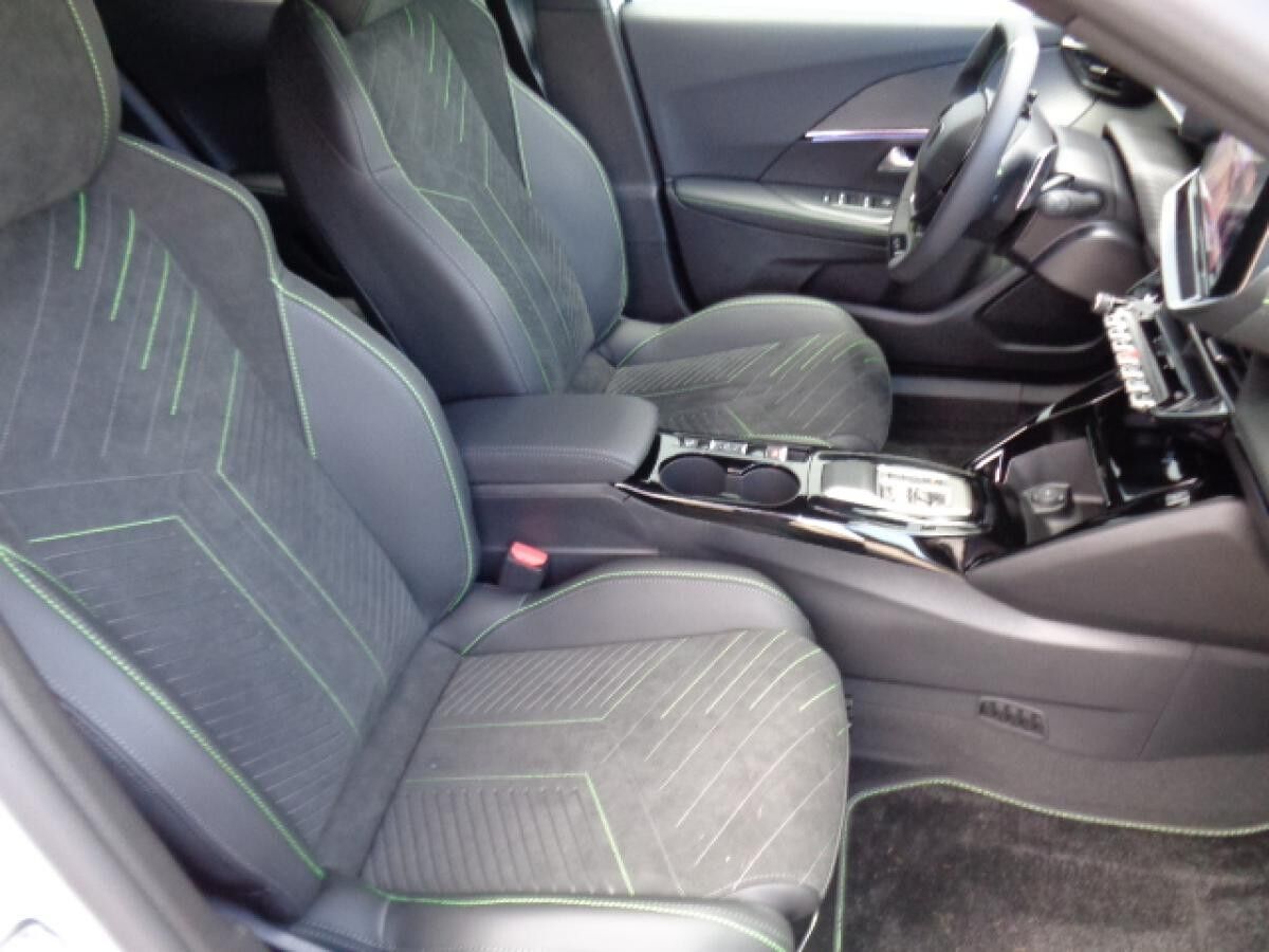 Peugeot 2008 Hybrid 145 e-DSC GT Navi Alcantara