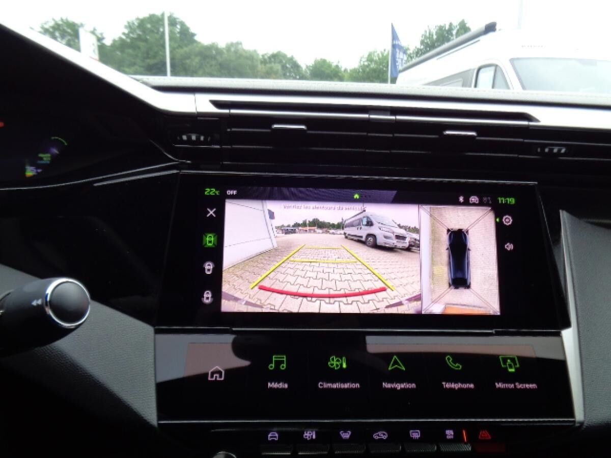 Peugeot 408 HYBRID 145 e-DSC6 GT E- Sitze Alcantara