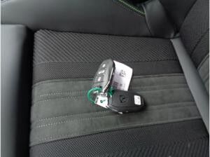 Peugeot 408 HYBRID 145 e-DSC6 GT E- Sitze Alcantara