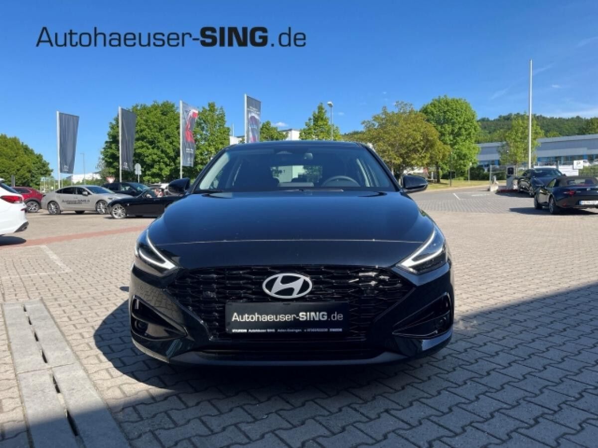 Hyundai i30 LED Kamera Digitales Cockpit PDCv+h NAV