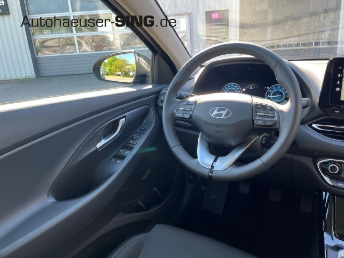 Hyundai i30 LED Kamera Digitales Cockpit PDCv+h NAV