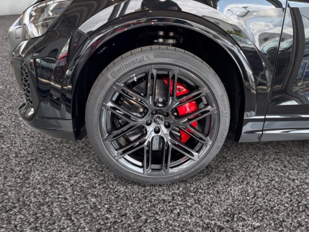 Audi RS Q8 performance B&O Laser 23"