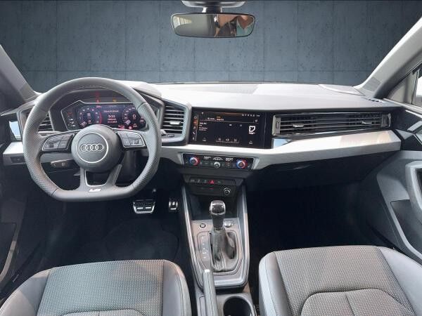 Audi A1 Sportback S-line TFSI ⇒ 207PS ⇒ Ambiente-Lichtpaket ⇒ Optikpaket Schwarz ⇒ SONOS Soundsystem