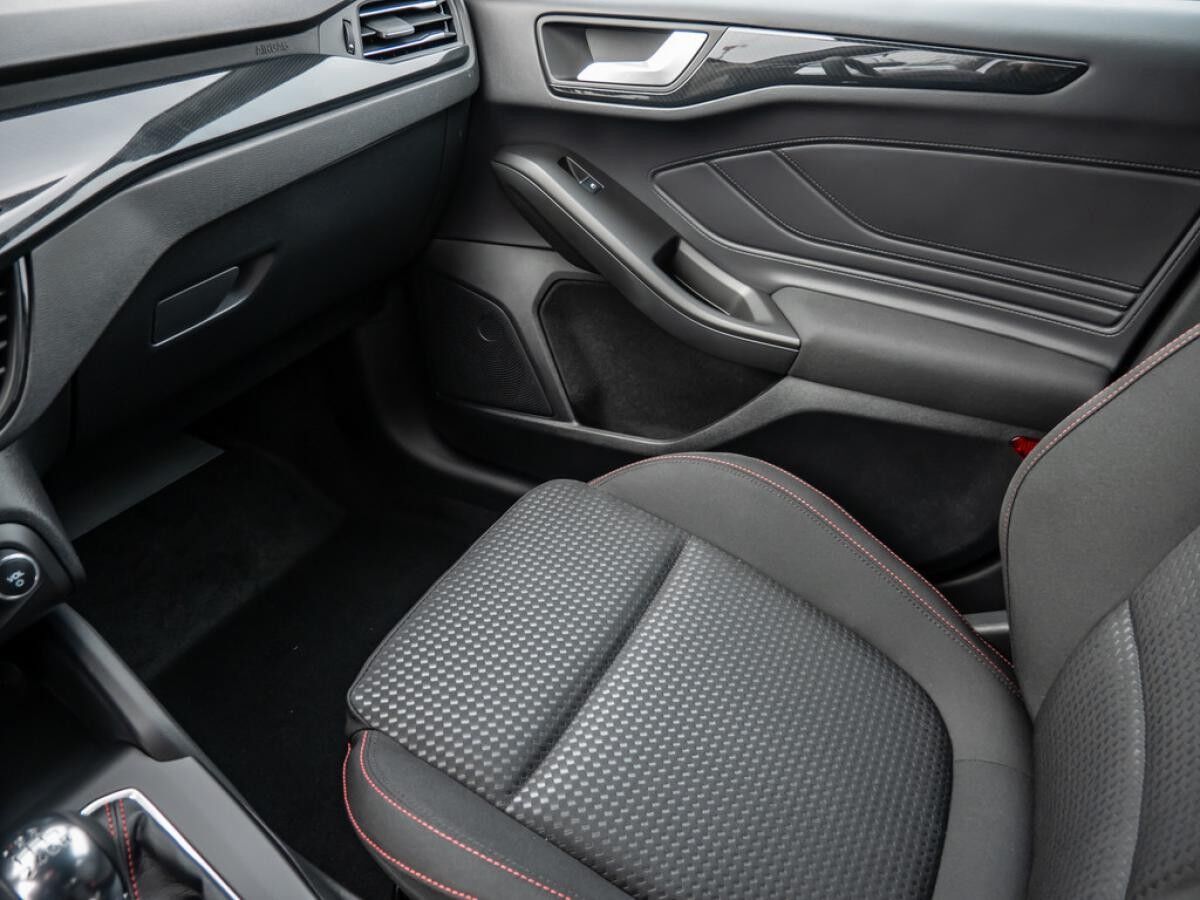 Ford Focus ST-LINE Turnier 1.0T MHEV LED*NAVI*FSH