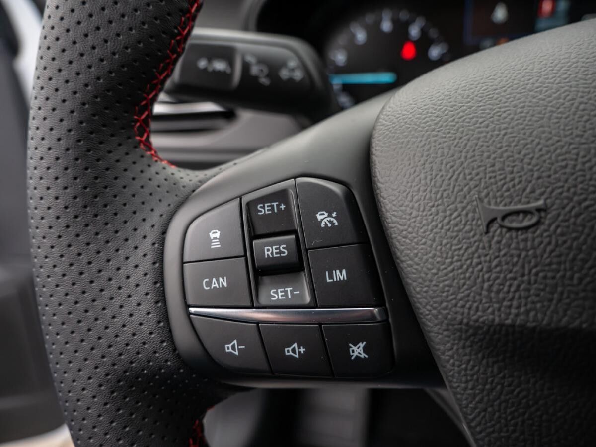 Ford Focus ST-LINE Turnier 1.0T MHEV LED*NAVI*FSH