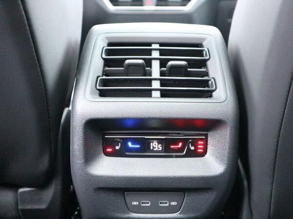 Volkswagen Tiguan R-Line 1,5 l eTSI OPF (150 PS) DSG*AHK*PANORAMA*HARMAN KARDON*STDHZG*