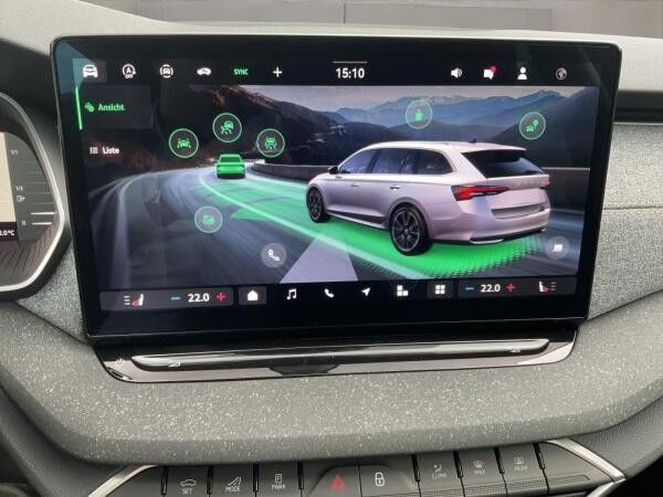 Skoda Octavia SOFORT VERFÜGBAR!Combi Tour Navi AHK ACC HUD PDC eHeck