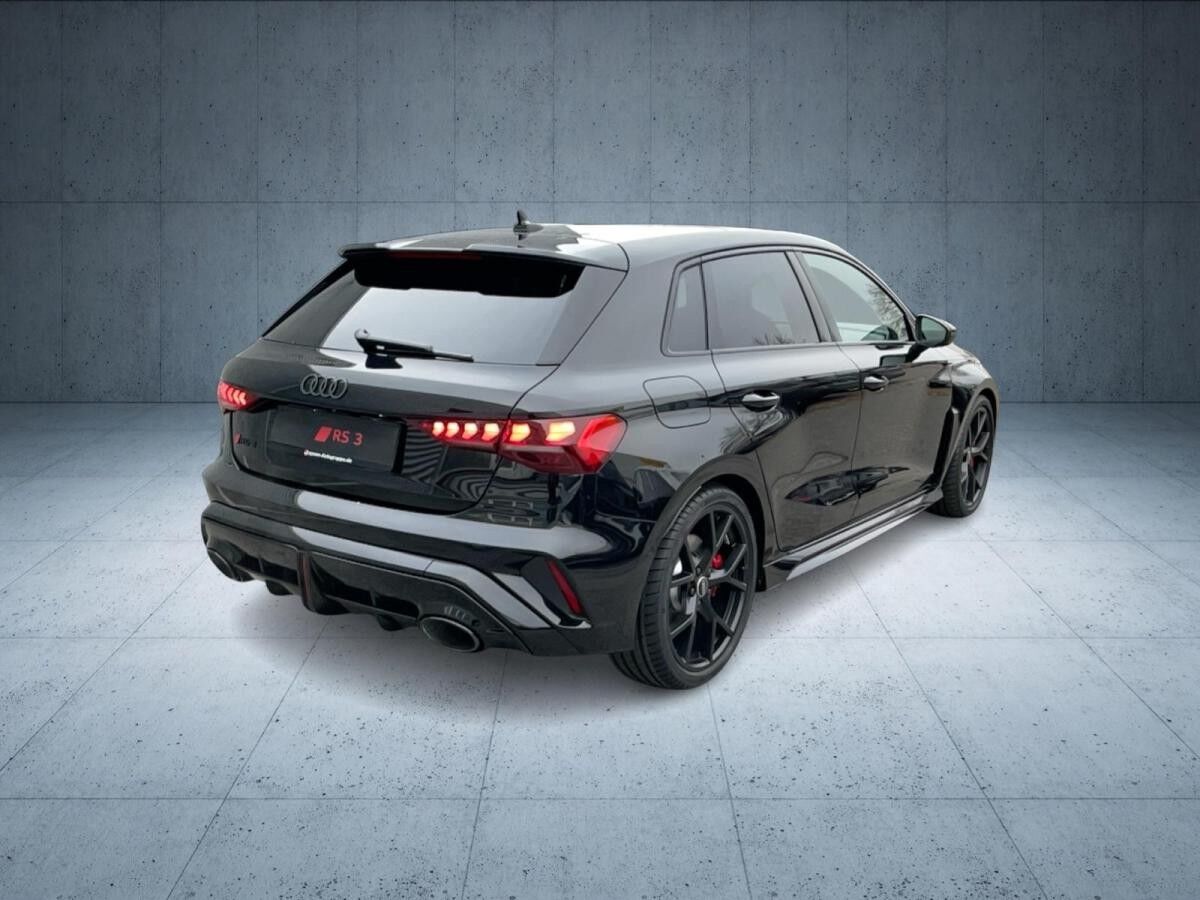 Audi RS3 RS 3 Sportback S tr. Vmax280 PANO Matrix S-Abgas