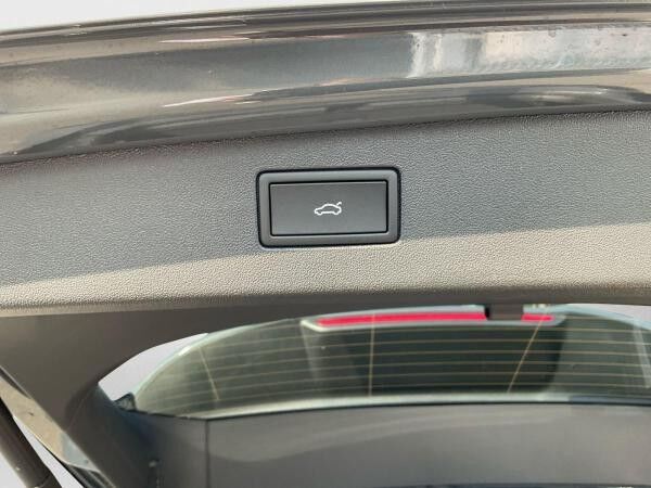 Volkswagen Tiguan R-Line 1.5 eHybrid DSG Kamera AHK Navi ACC Matrix-LED