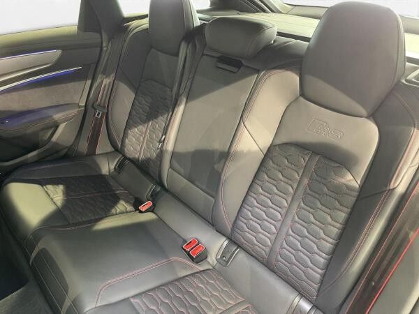 Audi RS6 Avant performance AHK Pano LM 22" RS-Abgas B&O