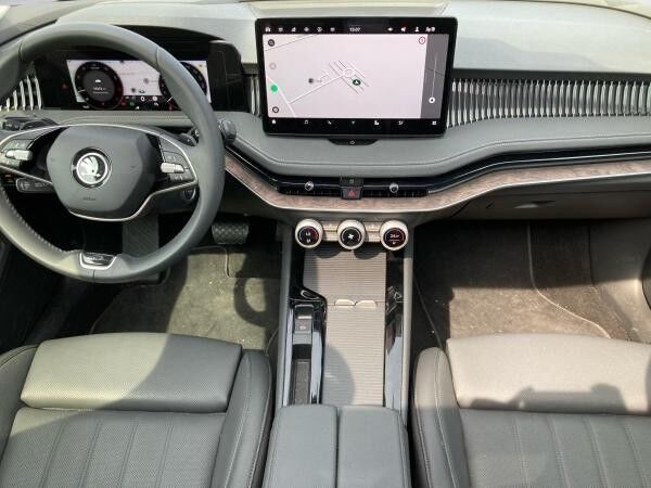 Skoda Superb Combi L&K 2.0TSI 4x4 MATRIX.AHK.PANO.ACC.HuD.LEDER.NAVI