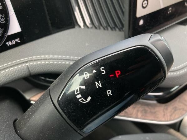 Skoda Superb Combi L&K 2.0TSI 4x4 MATRIX.AHK.PANO.ACC.HuD.LEDER.NAVI