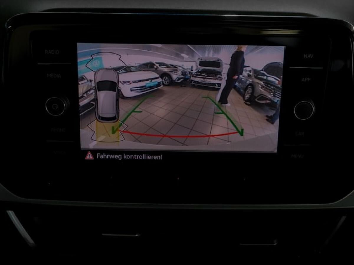 Volkswagen T-Roc 1,0 TSI Life R-Kamera ACC LED NaviMedia Parklenkassist