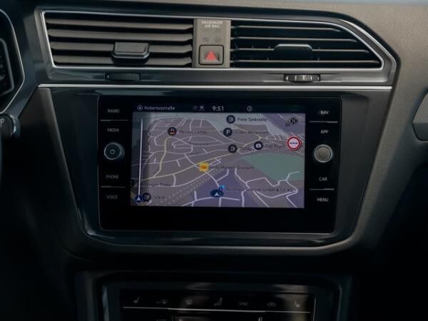 Volkswagen Tiguan Allspace 1,5 TSI DSG Life AHK ACC NaviMedia 7-Sitzer