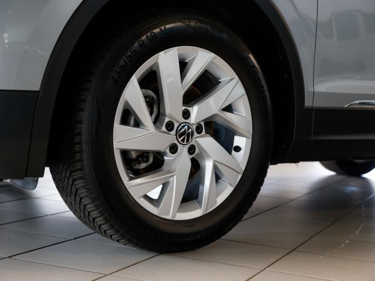 Volkswagen Tiguan Allspace 1,5 TSI DSG Life AHK ACC 7-Sitzer LED NaviMedia 18Zoll