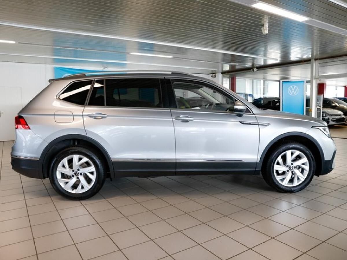 Volkswagen Tiguan Allspace 1,5 TSI DSG Life AHK ACC 7-Sitzer LED NaviMedia 18Zoll