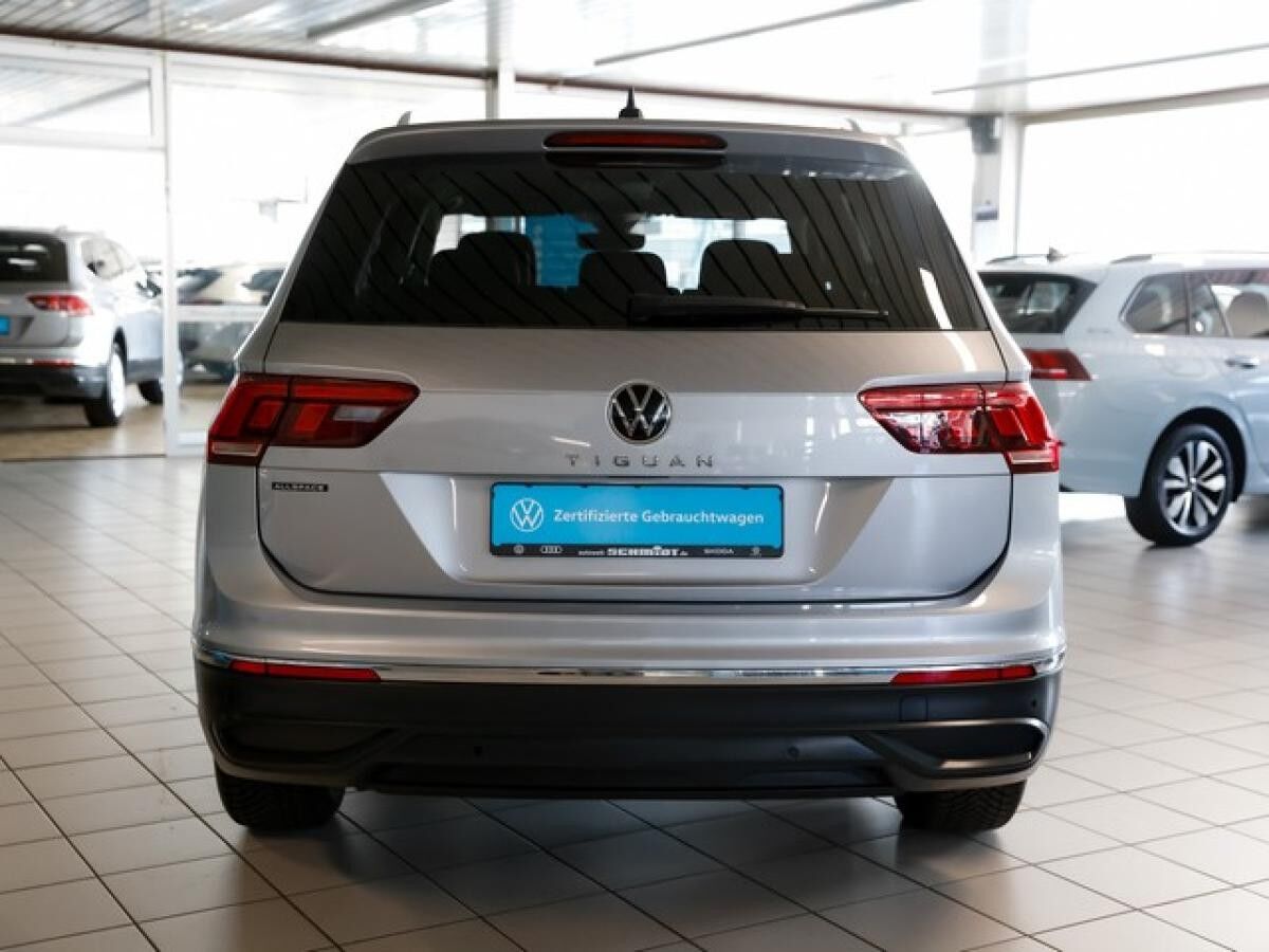 Volkswagen Tiguan Allspace 1,5 TSI DSG Life AHK ACC 7-Sitzer LED NaviMedia 18Zoll