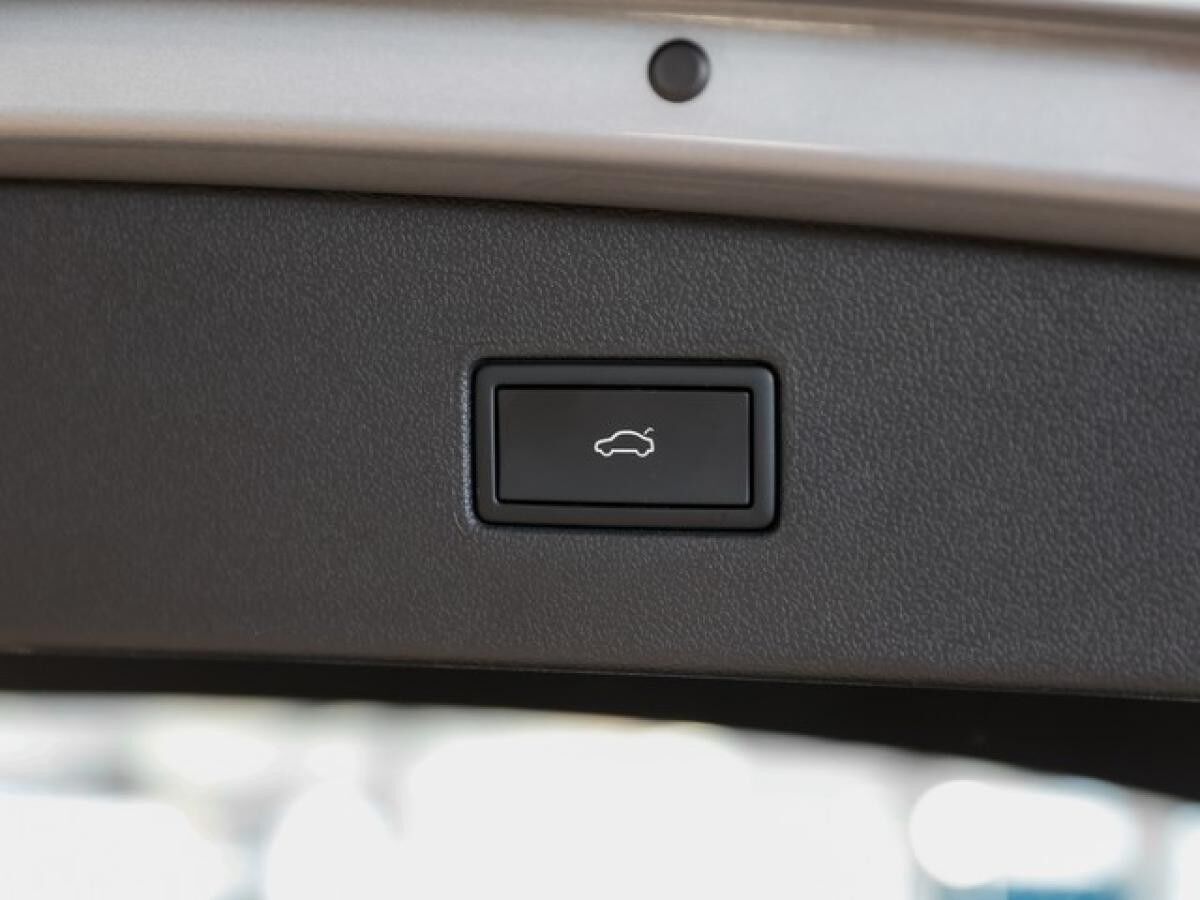 Volkswagen Tiguan Allspace 1,5 TSI DSG Life AHK ACC 7-Sitzer LED NaviMedia 18Zoll