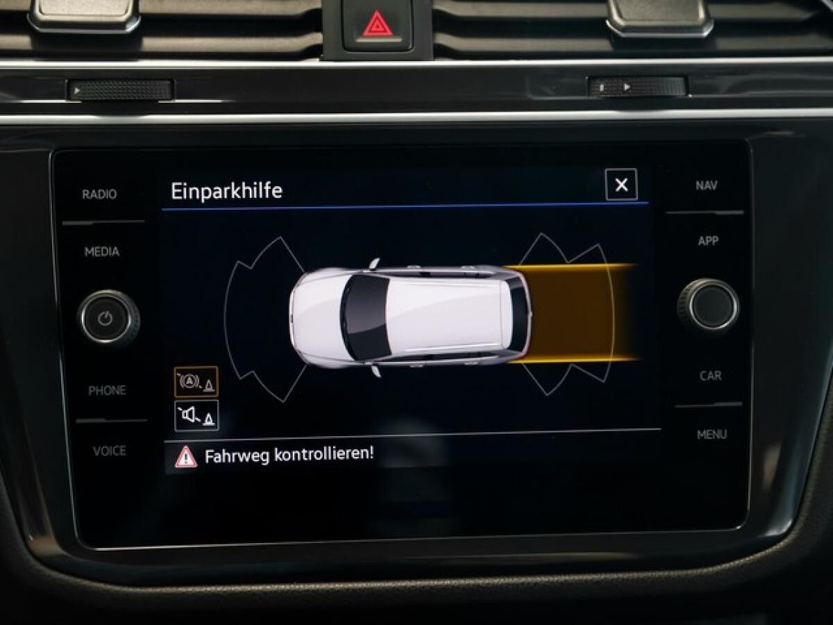 Volkswagen Tiguan Allspace 1,5 TSI DSG Life AHK ACC 7-Sitzer LED NaviMedia 18Zoll